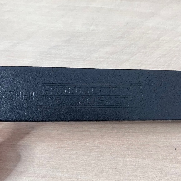 Roundtree & Yorke Genuine Leather Belt Brass Hardware 1" width made in Italy - Picture 2 of 11